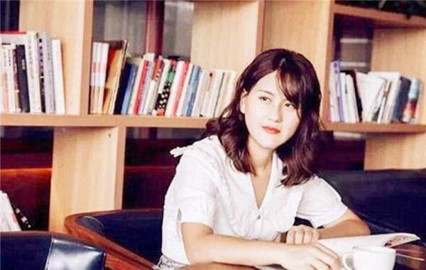 因为|“歪脸少女”赵宏秋，受资助大变女神，舍弃百万年薪甘当老师
