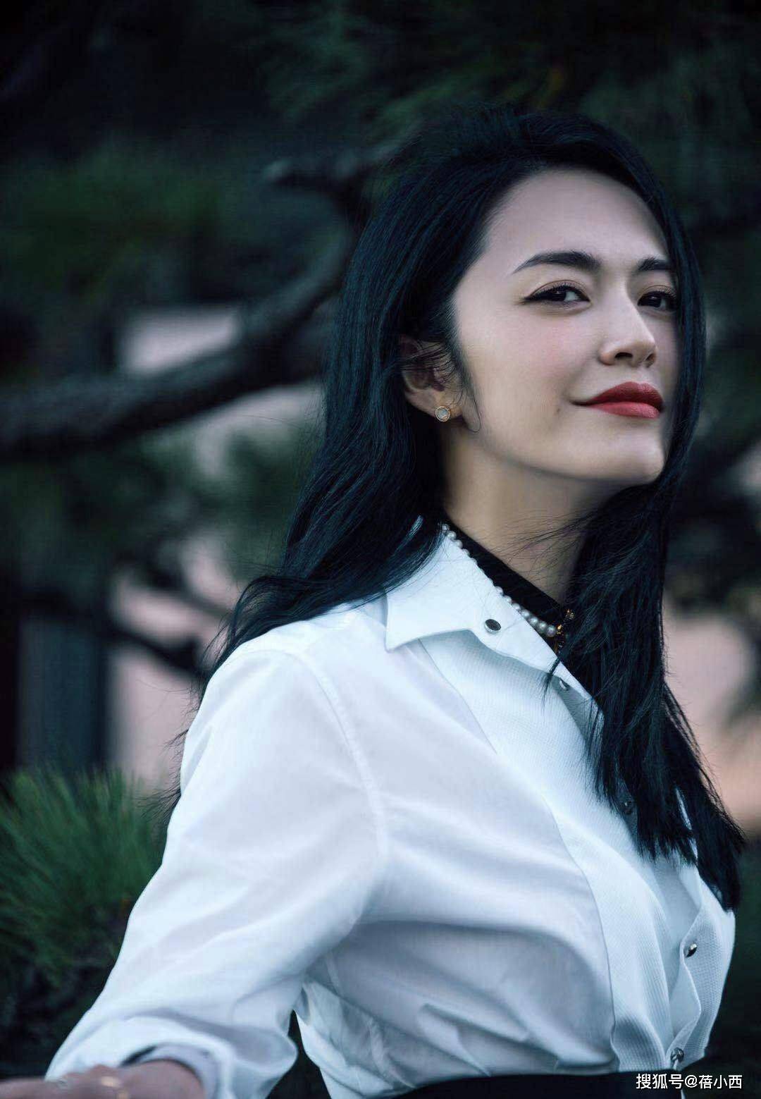 下半身|姚晨的穿搭才叫高级，白衬衫配高腰西装裤，40+女人可直接照穿