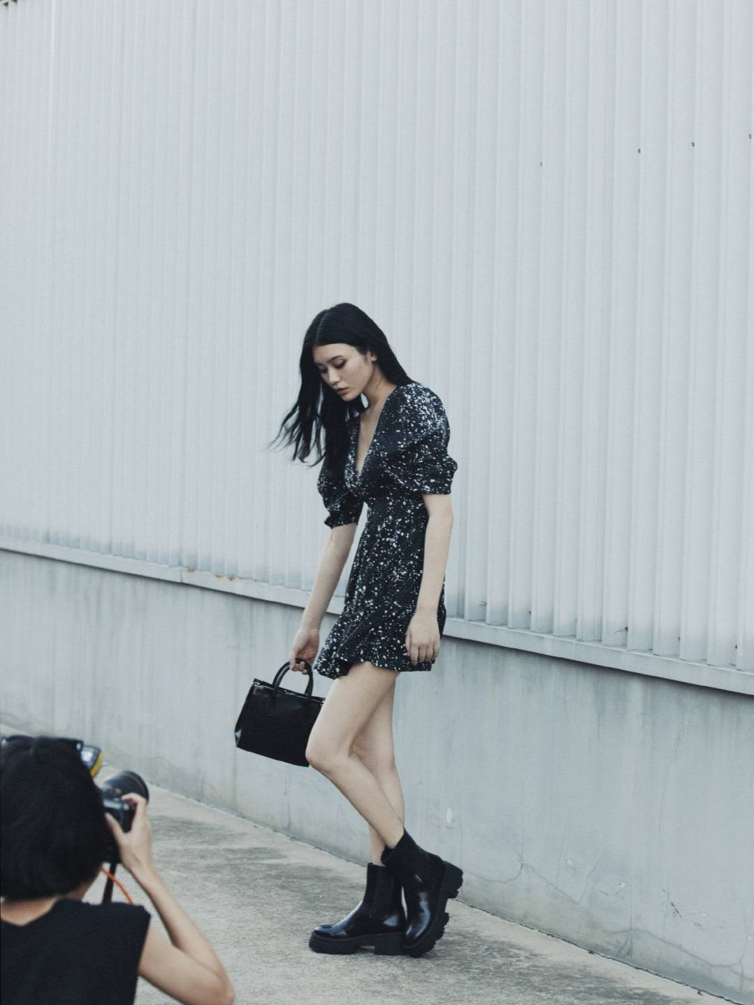 身材|31岁奚梦瑶丝毫不显老，穿藕色礼服裙典雅时尚，身材似少女