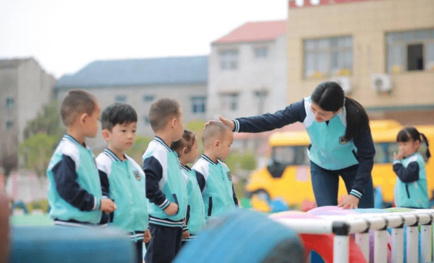 办学|幼儿园招生遇冷，从报名靠抢到“一孩难求”，中间经历了什么？