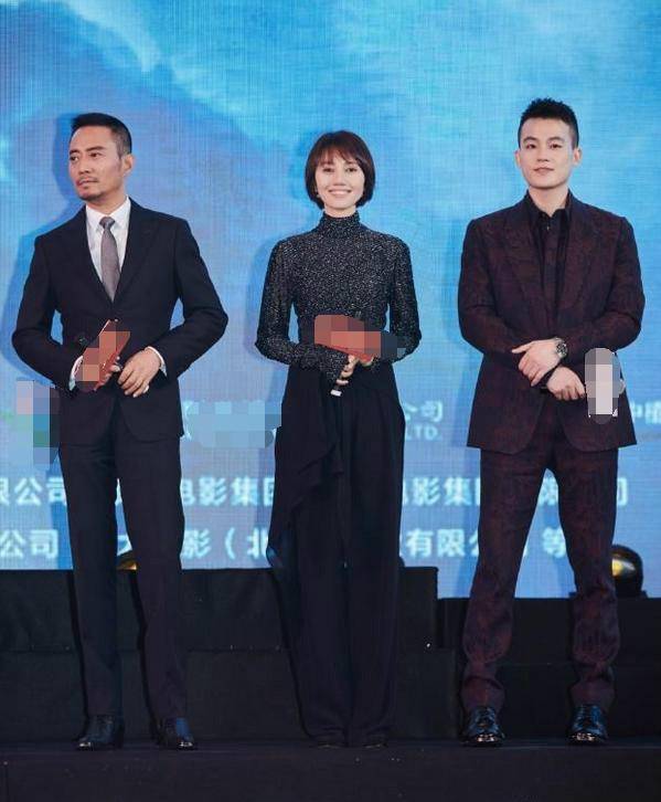 黑色|最特别的时尚冷淡风女生,41岁就看到满脸皱纹,袁泉请你慢点衰老