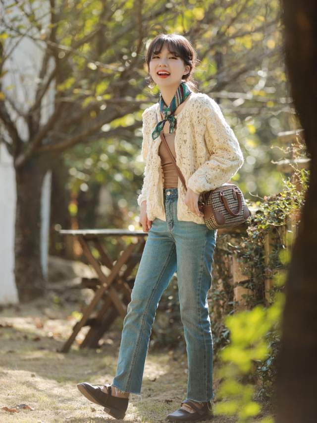 下半身|会穿的人那么多，要怎样穿才不逊色呢？衬衫＋ 牛仔裙简约时尚