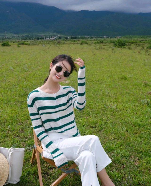 卫衣|女生就该美美的，日常穿搭也要穿出高级感，才能展现出自身的魅力