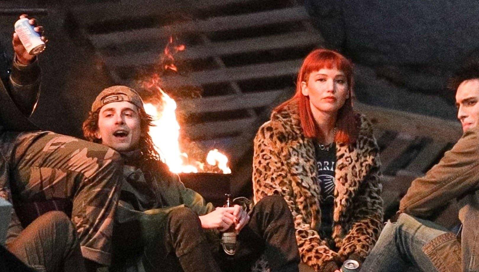 柴勒|詹妮弗·劳伦斯和蒂莫西·柴勒梅德拍吻戏像一对小情侣，画风太美