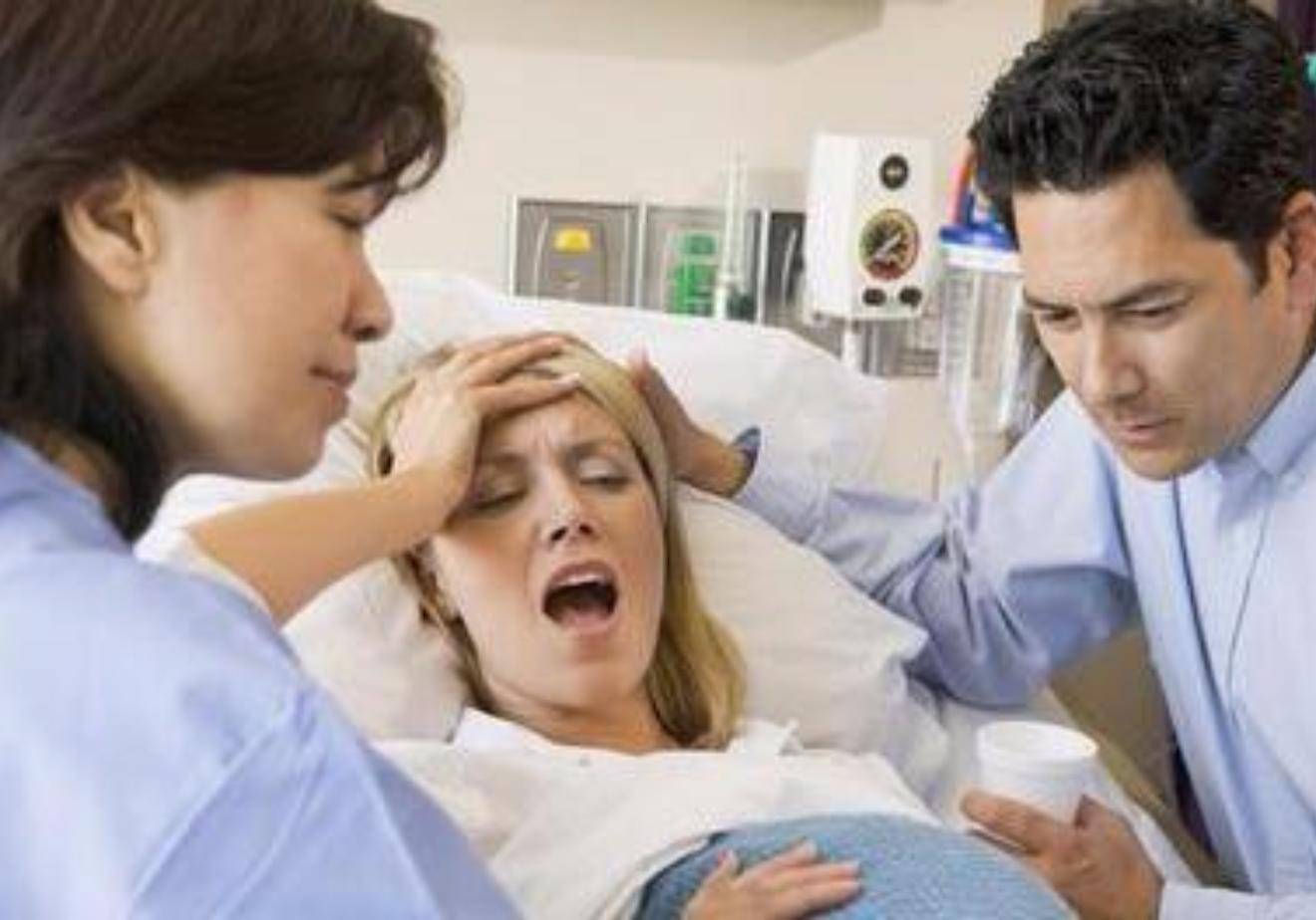 分娩视频顺产全程高清医学 孕妇分娩正对洞口视频