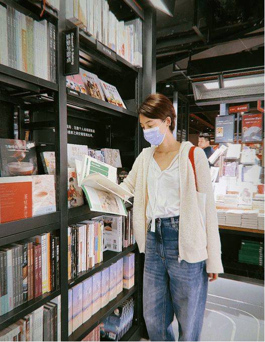 个人|原图比精修图还“美”的车晓，私下穿搭曝光，大热天穿毛衣看不懂