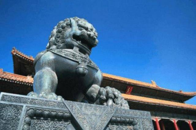 为什么去故宫旅游时，不让游客和石狮子合影？导游告诉你答案