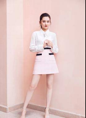 哪吒|宋祖儿的短裙出镜，小哪吒化身长腿女神，满屏的少女感！