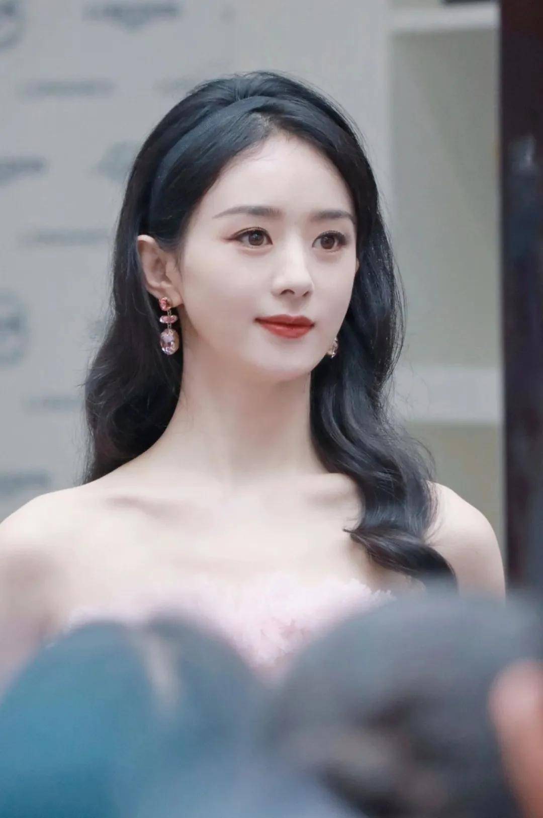 发型|她当了25年亚洲女神，换了个发型却让滤镜碎一地！