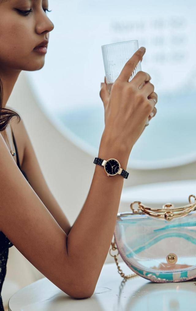 玩转潮流victoriahyde实力演绎时尚的百变型