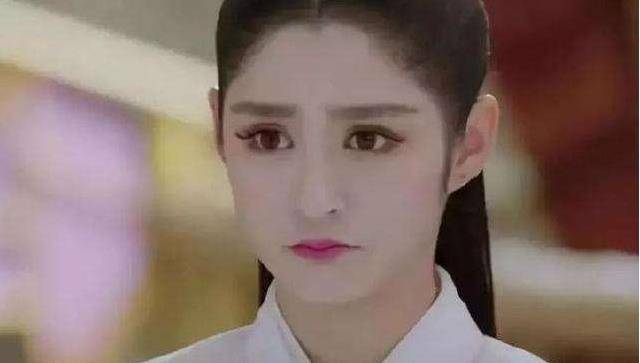 眼睛|睫毛也抢戏!这样的“绝色美人”原来也有缺陷,好担心戳到张馨予