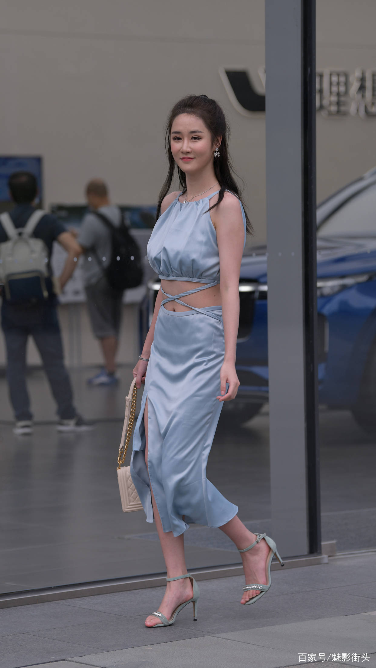 怎么穿衣服显腰线 8be44aea8e68428188a3c22cd1076fa5.jpeg
