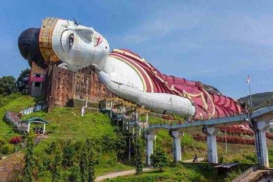 姿势最“销魂”的佛像，长达180米重400吨，游客：这不是唐僧？