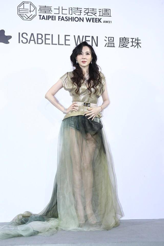 面料|萧蔷很时尚，纱裙穿出气质优雅还高级，就像少女一样