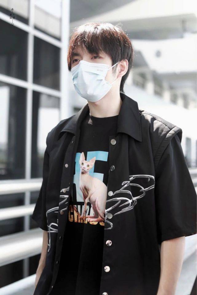 易姐|在吗,你喜欢什么类型的黑怕男孩?