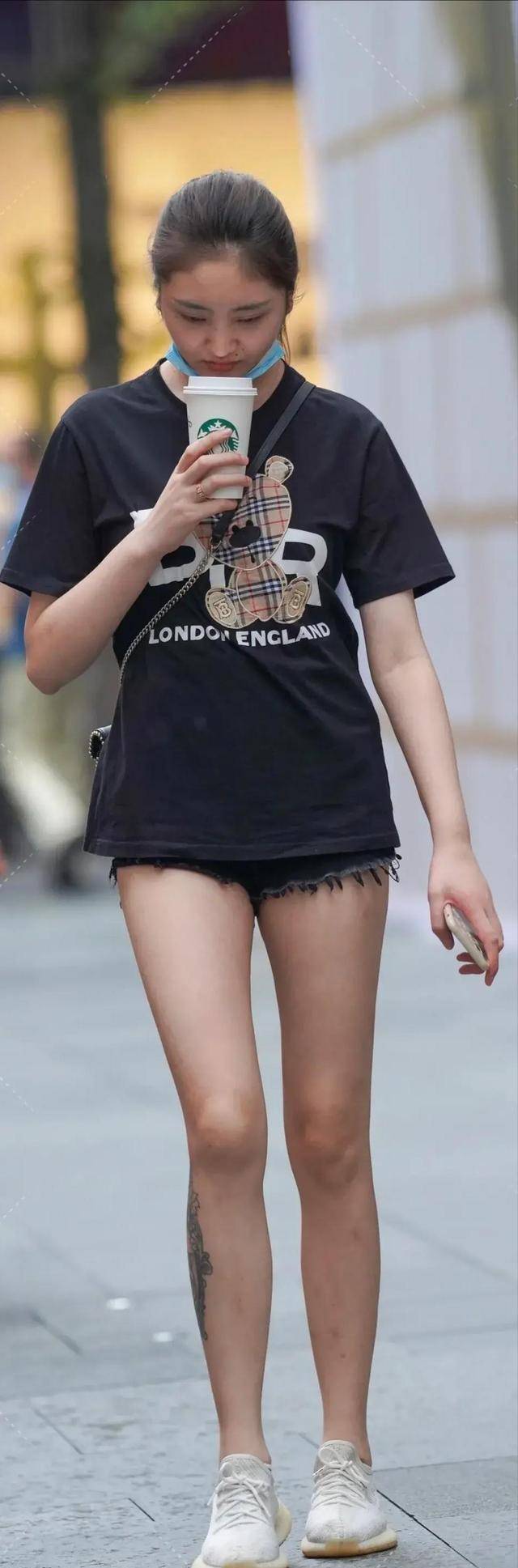 酷酷|酷酷装扮的打底裤充满青春的时尚活力，时尚雅致又清爽，时尚休闲