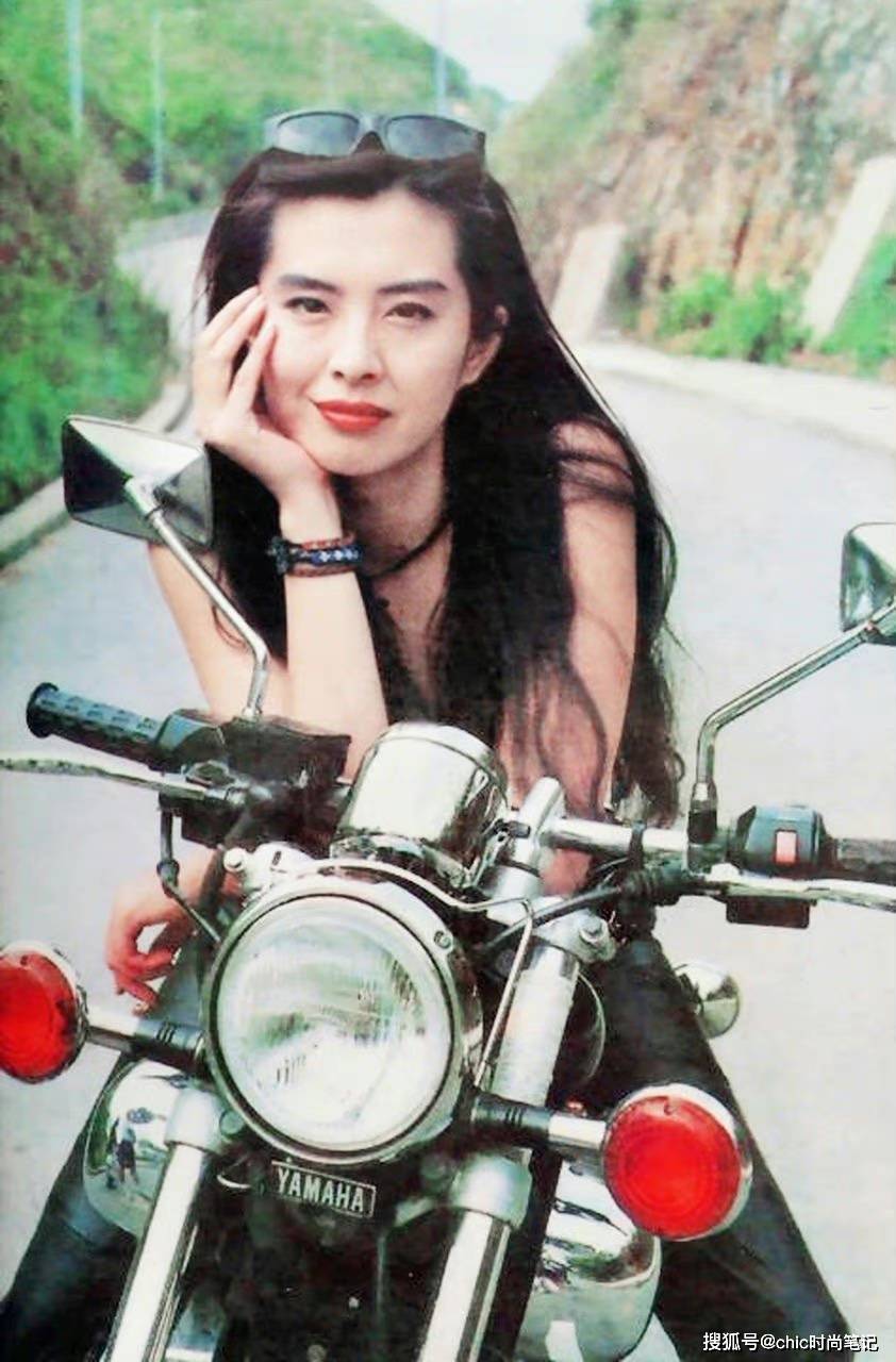 女郎|《乔家的儿女》三丽出圈了，原生的脸，完美诠释复古挂历女郎