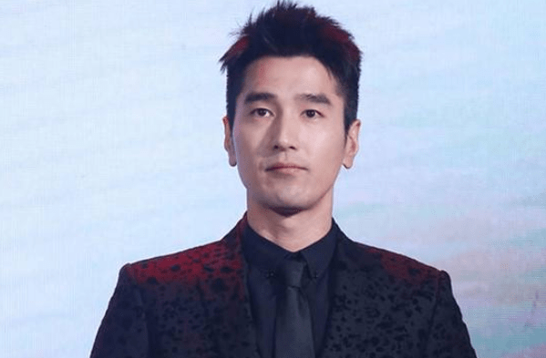 赵又廷宠了她3年 她为什么转身嫁给高圆圆?原因难以想象