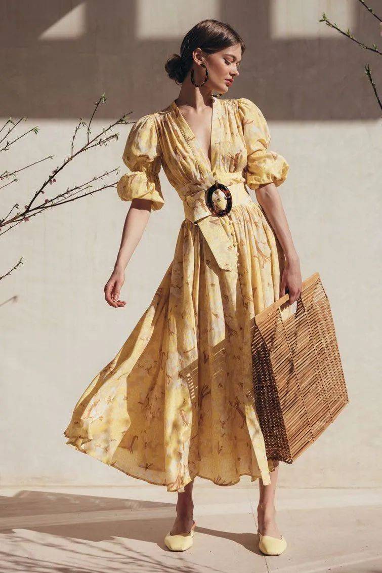 小白|“平底鞋+裙子”穿出女人最轻松,优雅的样子,巨时髦!