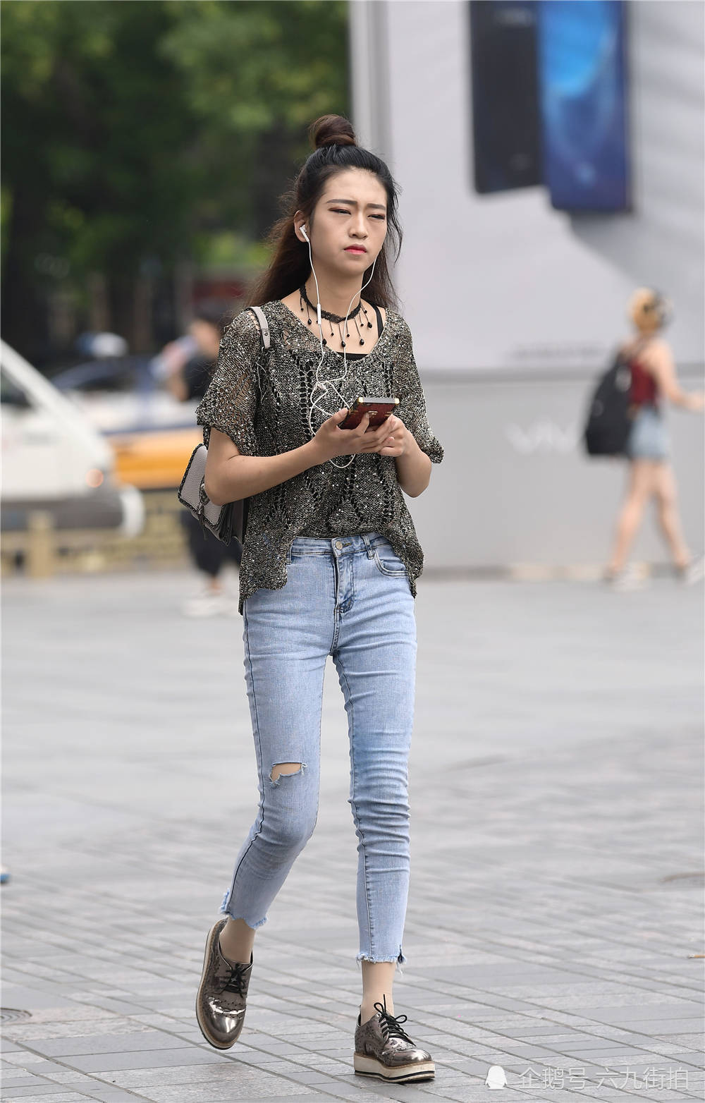 显得|九分紧身牛仔裤，苗条身材姑娘，搭配平底鞋也很时尚