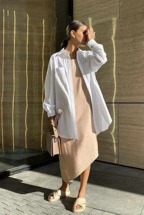 仙女|别总穿运动鞋啦！现在流行“连衣裙＋凉鞋”，好看显瘦又时髦！