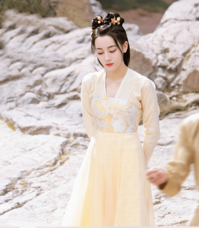 感觉|迪丽热巴《安乐传》全造型，6套妆发各不同，这次是真的好看！？