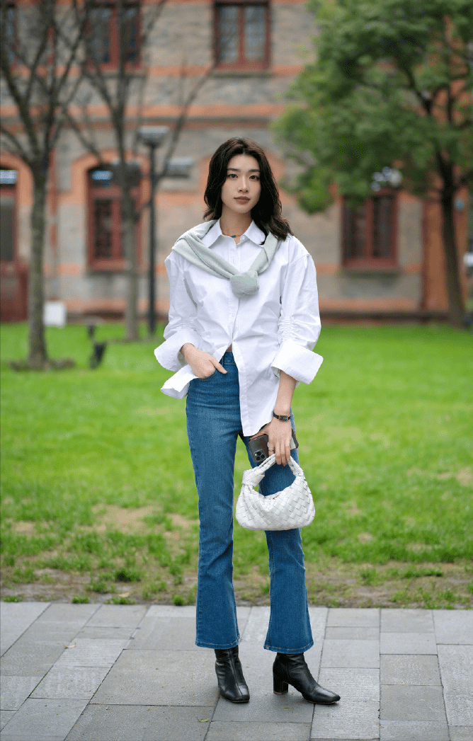 姐妹|今年流行的“牛仔裤＋鞋子”，这么穿时髦又显高，适合日常借鉴