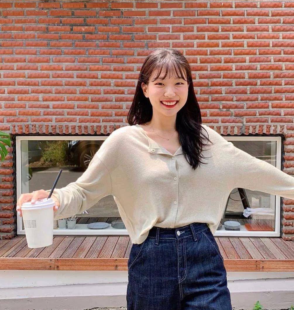 怎么穿衣服才显得不土 73b7804dc461492babe072bb36740f8f.jpeg