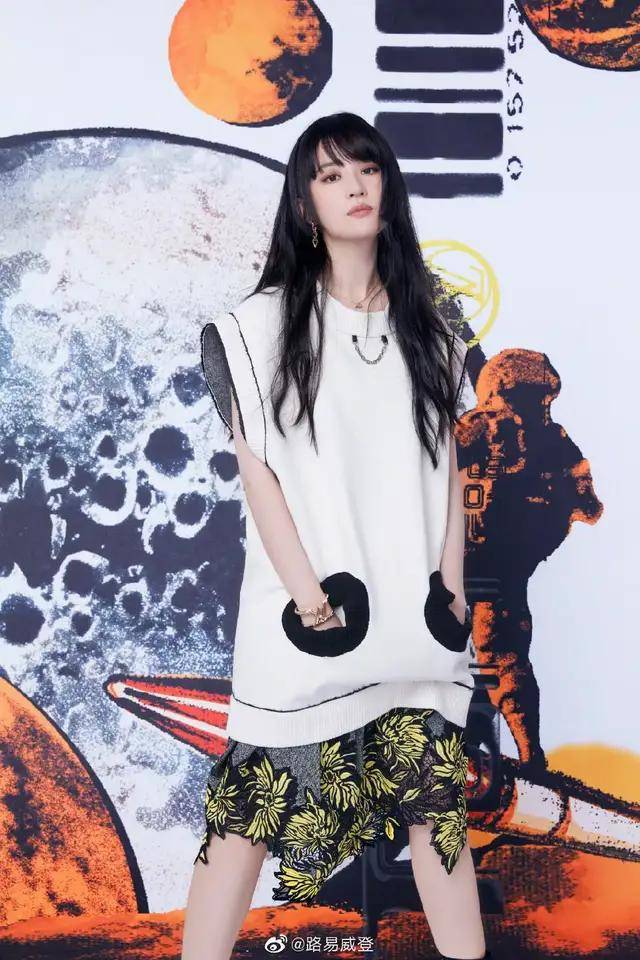 单眼皮|单眼皮配狗啃刘海？金高银新造型翻车了吗？！
