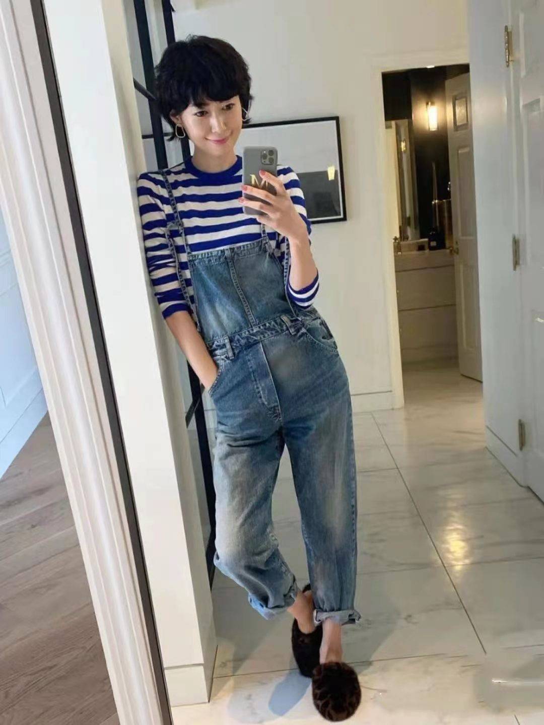 显得|女人过了40岁更要注重气质,学这位“大龄姐姐”的穿搭,高雅大气