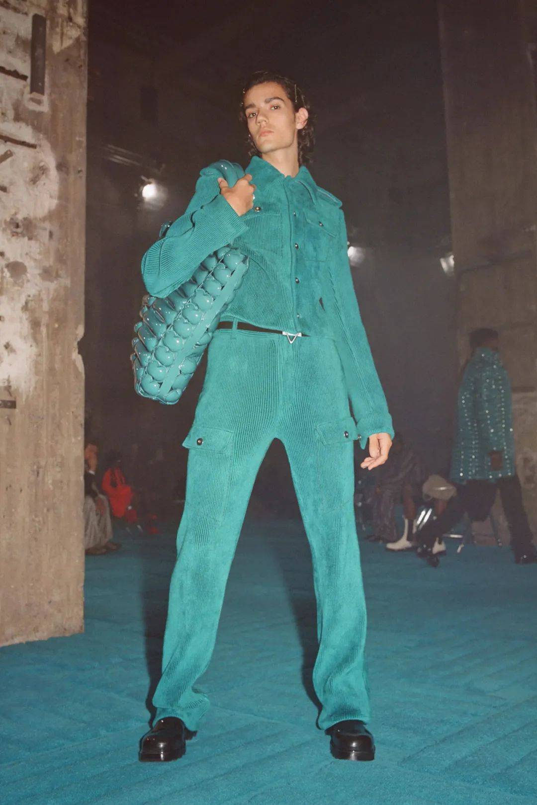 设计|跨越繁复的简洁：Bottega Veneta2022