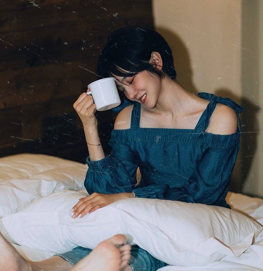 黑色|31岁陈小纭惊艳全场，白雪公主造型又仙又撩，美得不可方物