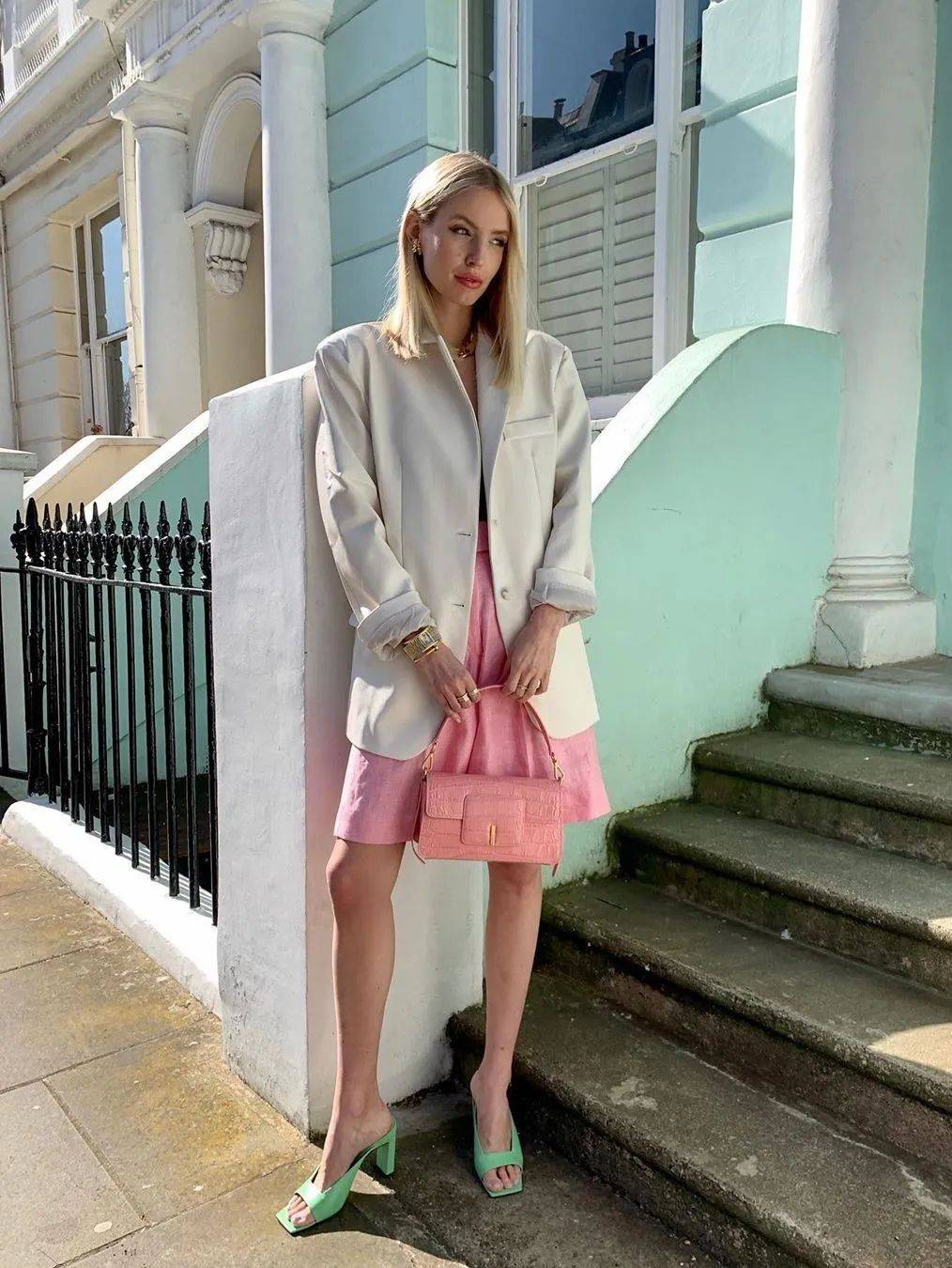 日美|“裙子+凉鞋”舒适优雅,让夏日美得不一样,这些搭配思路不能少