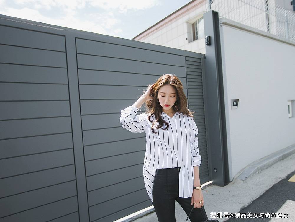 条纹|职场女生怎么穿才能将年轻与干练的气质同时展示出来呢?