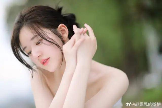 单眼皮|单眼皮配狗啃刘海？金高银新造型翻车了吗？！