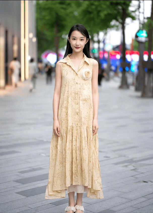 整体|小个子女生,穿碎花裙怎么搭配鞋子,更加显高、时髦?