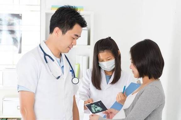 洗头|孕妈早上起床后，几件事慎做，容易伤到胎儿健康，还会让自己难受