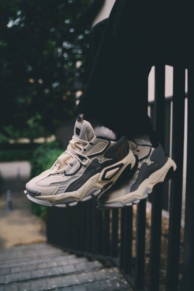 系列|迪丽热巴同款来袭?!梨园的OOTD「潮鞋柜」大起底,重磅新鞋发售曝光!