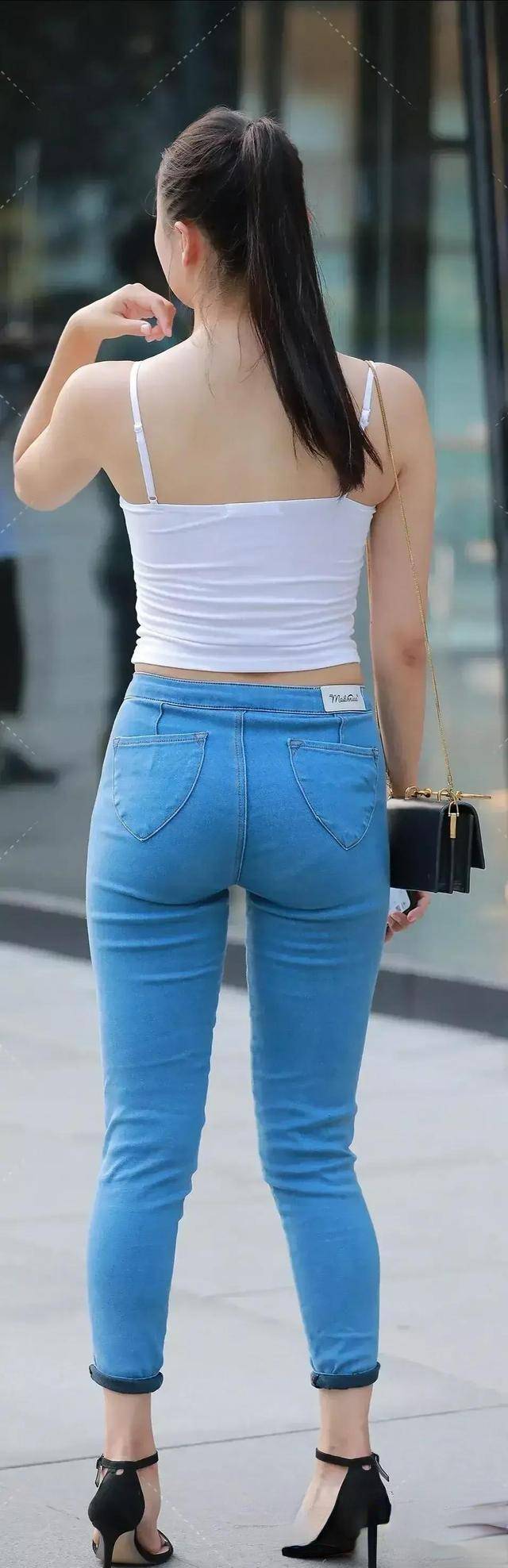 层次|随性自然的瑜伽裤穿搭富有时尚感,休闲百搭又显身材,时尚休闲