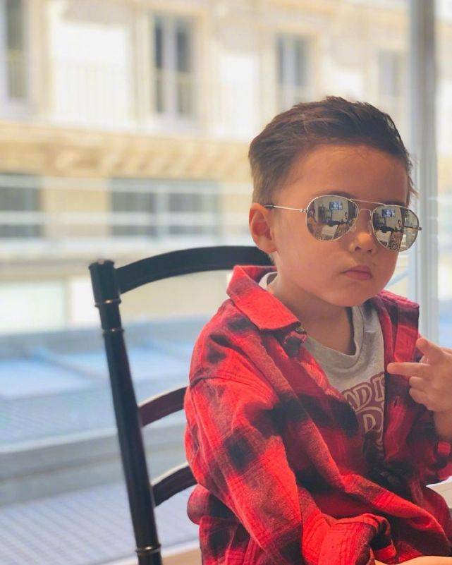 原创周杰伦晒儿子正面照:有其父必有其子,罗密欧表情又拽又酷超可爱