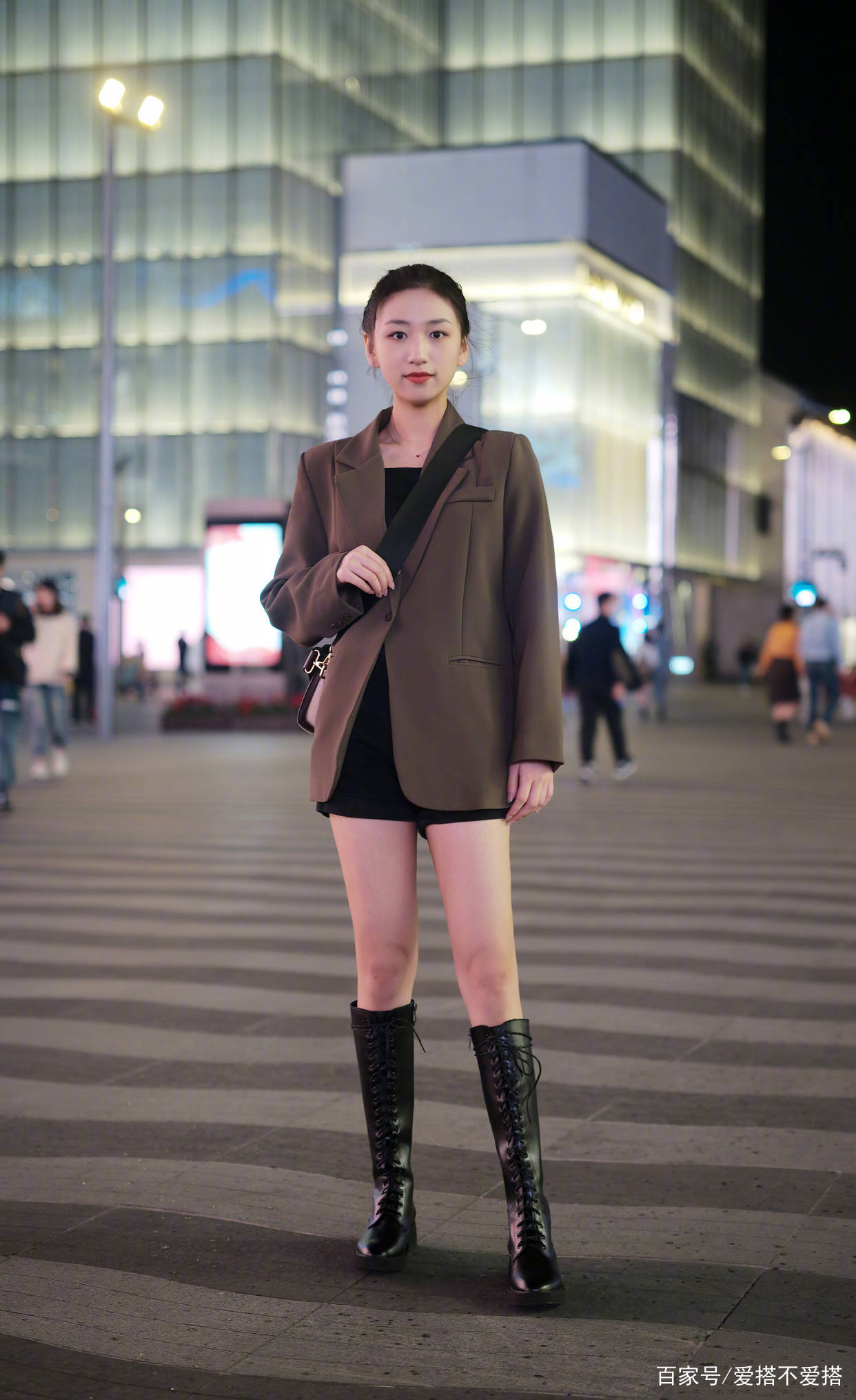 服装|今夏，掌握这几种“夏季叠穿”技巧，旧衣也能穿出时尚感，很实用