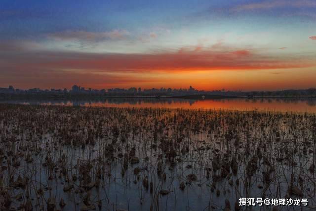 大气层|什么是摄影拍摄时，经常说的“黄金时刻”和“蓝调时刻”？