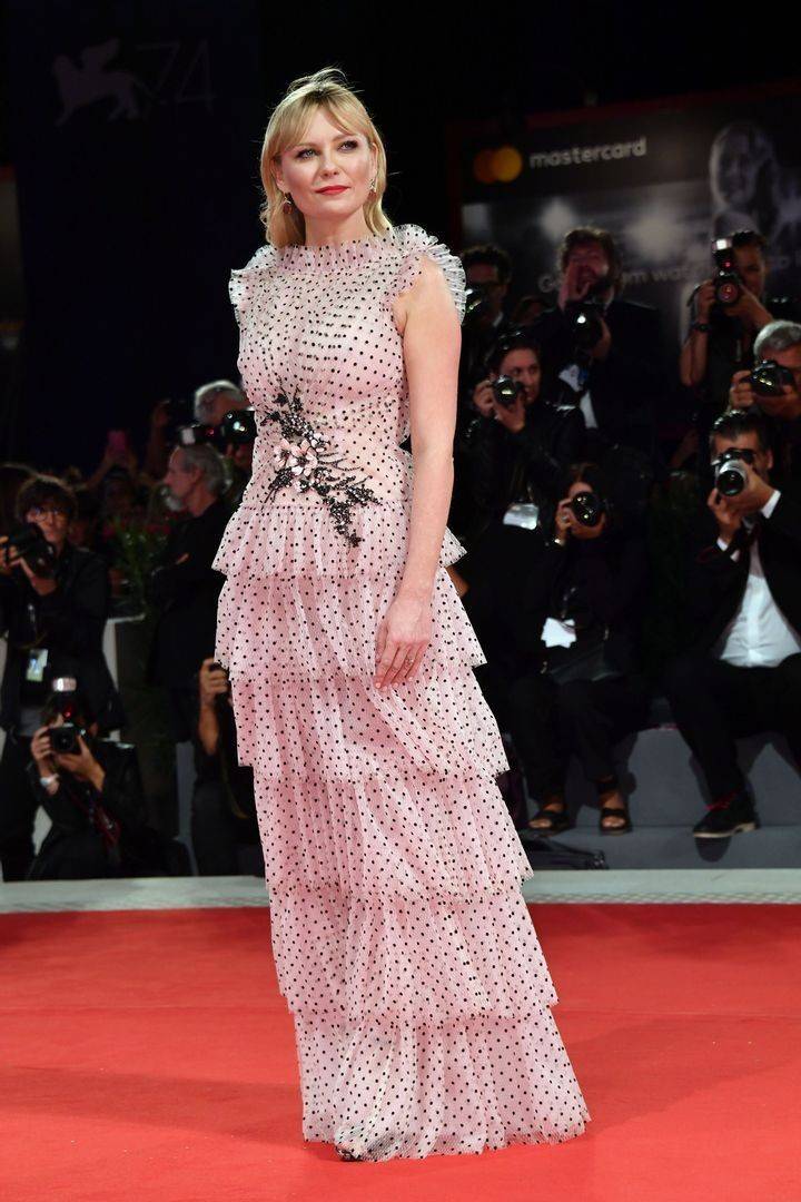 细节|一线明星红毯上撞衫，谁更好看？