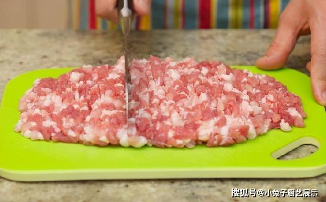肉馅炒熟包饺子做法 ef5f57fc12464430b9a5d60a1cefc5a1.jpeg