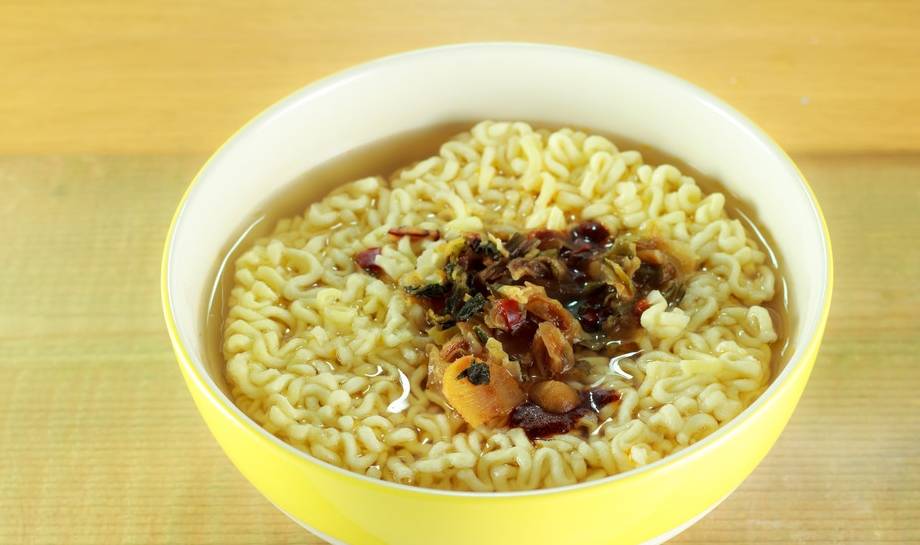 真让人|7种零食,也许比泡面还“脏”,多数人还当成宝贝,真让人担忧