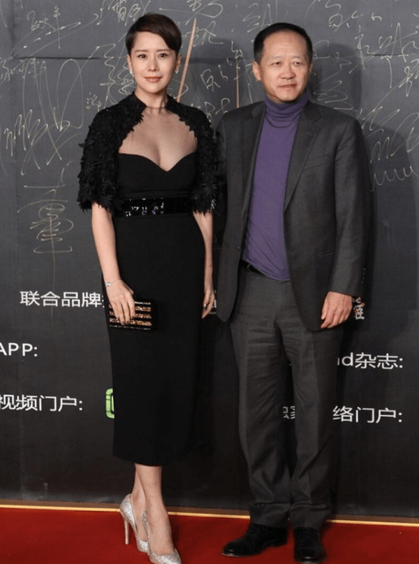 黑色|说到短发女生,还是最服40+的海清,不仅没有男性化,反而更嫩了