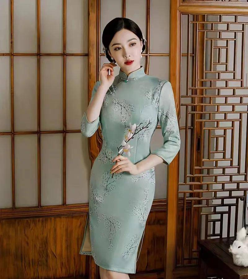 青春|美丽的中国旗袍,漂亮的小家碧玉!它的柔美青春无不令人瞩目!