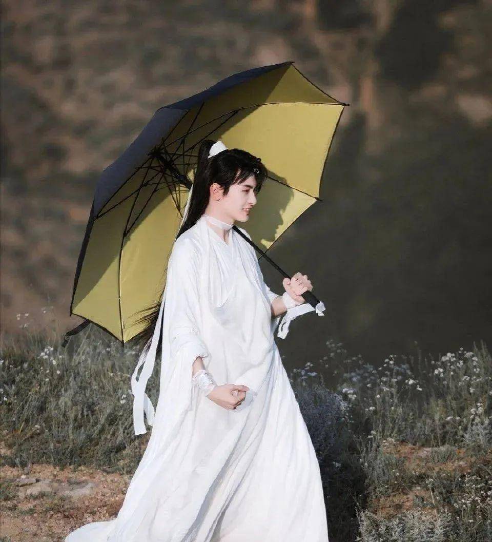 脖子|“仪态差劲”的7位明星，现代装时有多好看，演古装时就有多拉胯