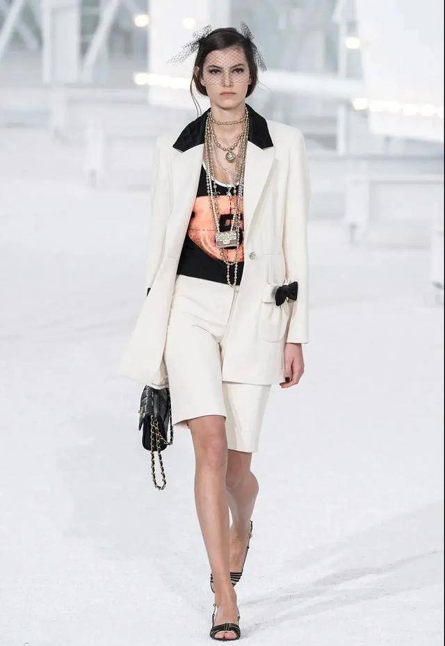 高个子|阔腿裤也不是万能的,不想“显胖显矮”,这份搭配指南请收好