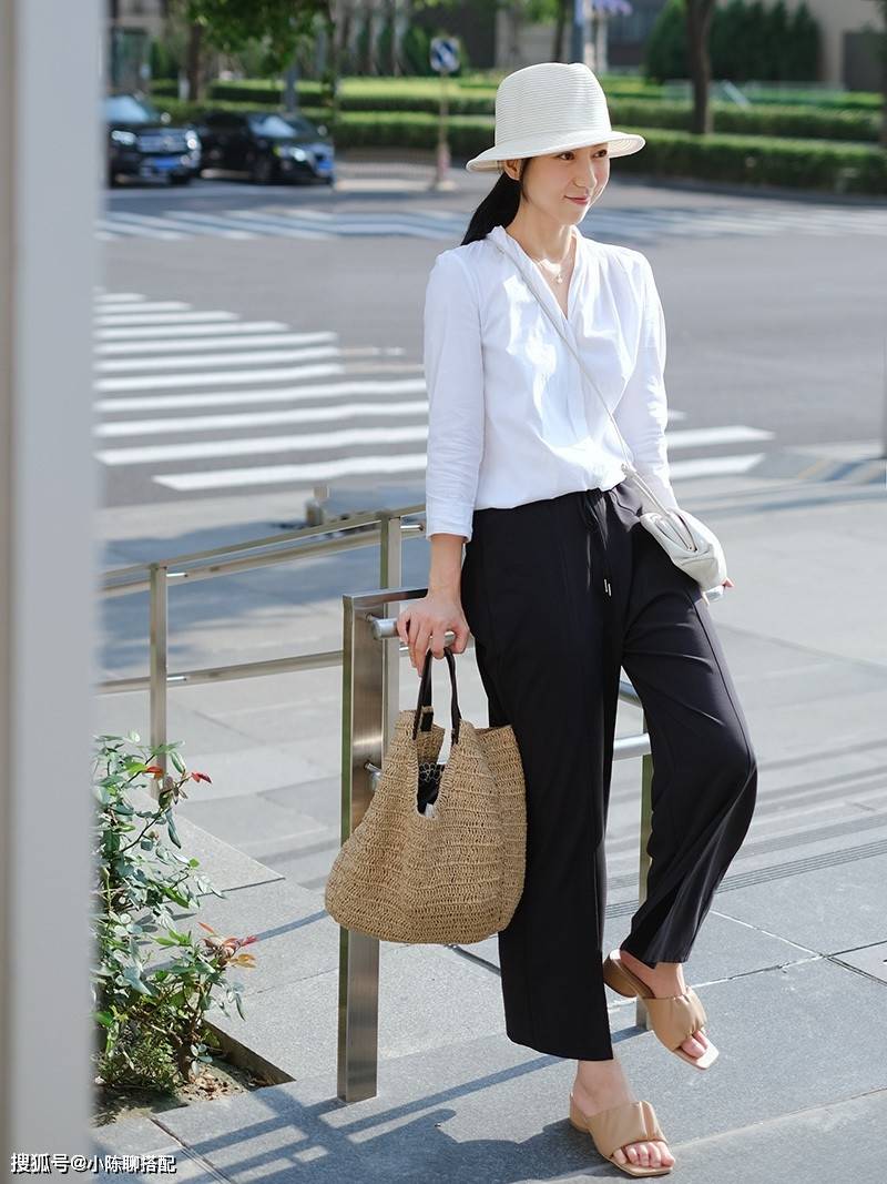 服装|女人到了中年，穿衣打扮要“得体”，更要学会不装嫩也不显老
